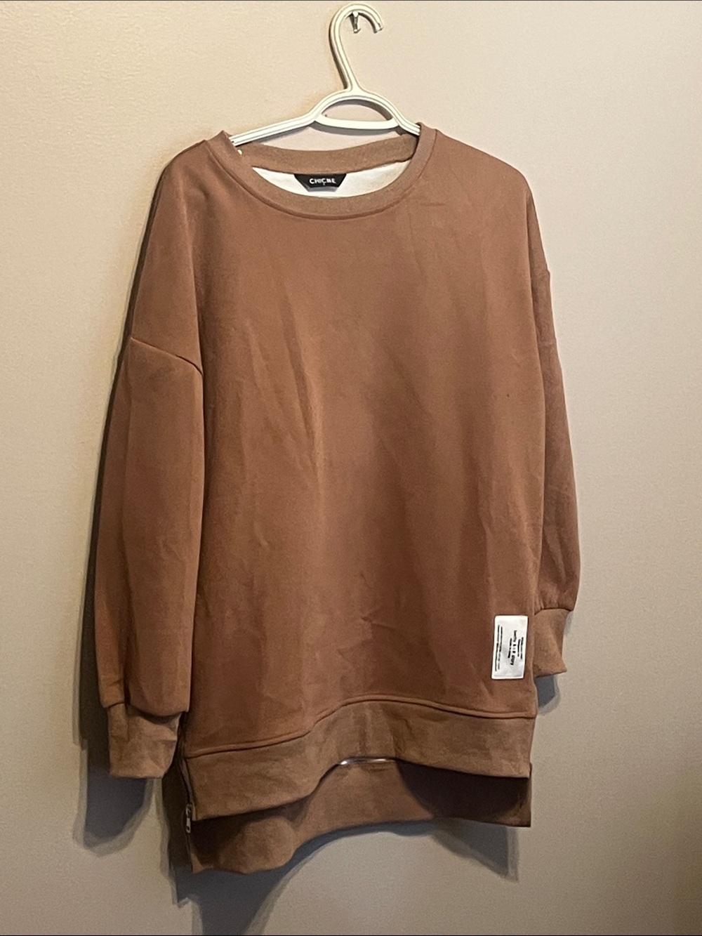 CHELSEA Brown Crewneck Sweatshirt with Side Zip Hem